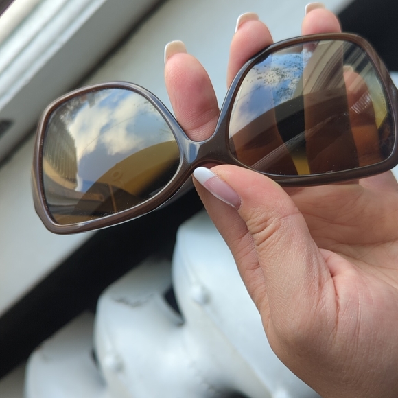 Brown oversized Chanel polarized sunglasses - Picture 12 of 13